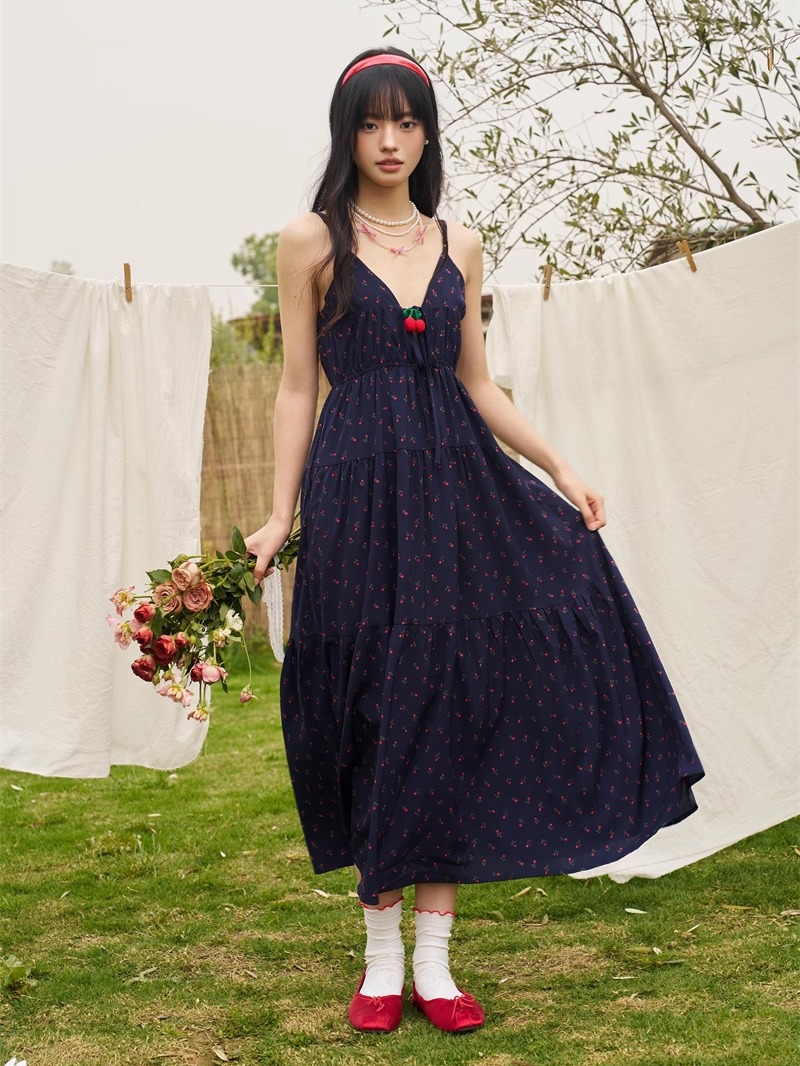 Cherry Floral Waist-slimming Halter Dress